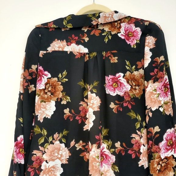 Black floral blouse - Picture 2 of 5